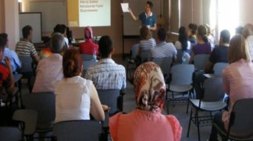 "T&uuml;rkiye&rsquo;de her 3 kadından biri fiziksel şiddet g&ouml;r&uuml;yor"