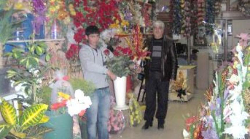 Düğünlerin artması çiçekçilerin yüzünü güldürdü