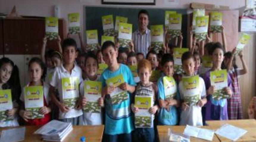 Minik &ouml;ğrenciler, sınıf&ccedil;a bir masal kitabı yazdı