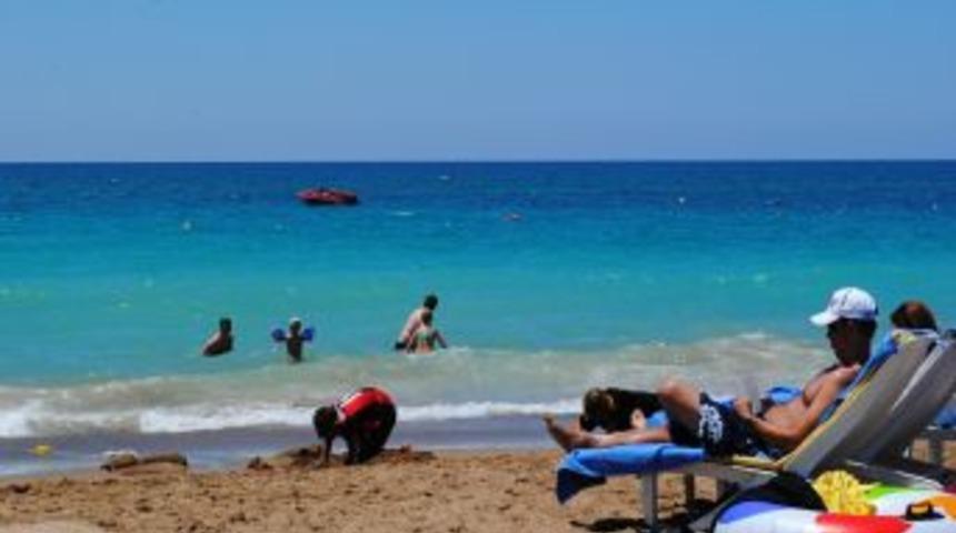 Sıcak hava, y&uuml;ksek tansiyon ve kalp hastaları i&ccedil;in risk oluşturuyor