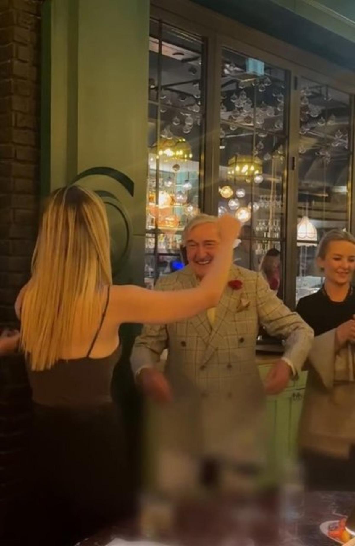 Rahmi Koç dansıyla gündemde! Yaşı merak edildi 1