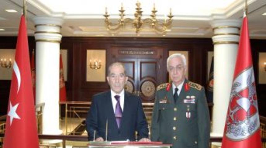 Hilmi &Ouml;zk&ouml;k ve Işık Koşaner