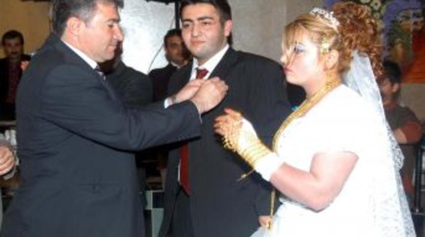 Artan altın fiyatları, damat adaylarını zorluyor