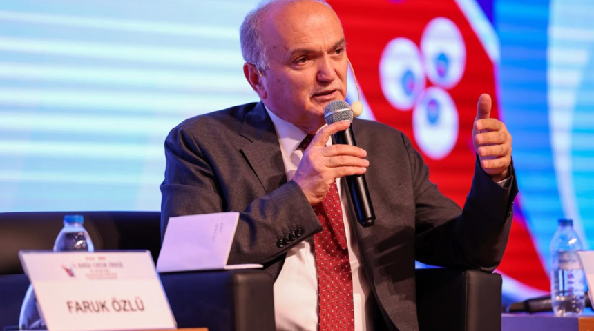 &ldquo;Belediye başkanının vizyonu neyse şehir o kadardır&rdquo; Başkan &Ouml;zl&uuml; hedefi a&ccedil;ıkladı: Her hafta 10 bin kişi