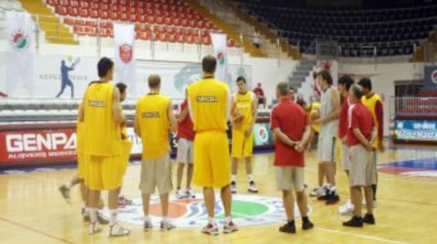 A Milli Basketbol oyuncuları: T&uuml;rkiye artık diğer &uuml;lkeler i&ccedil;in stres kaynağı