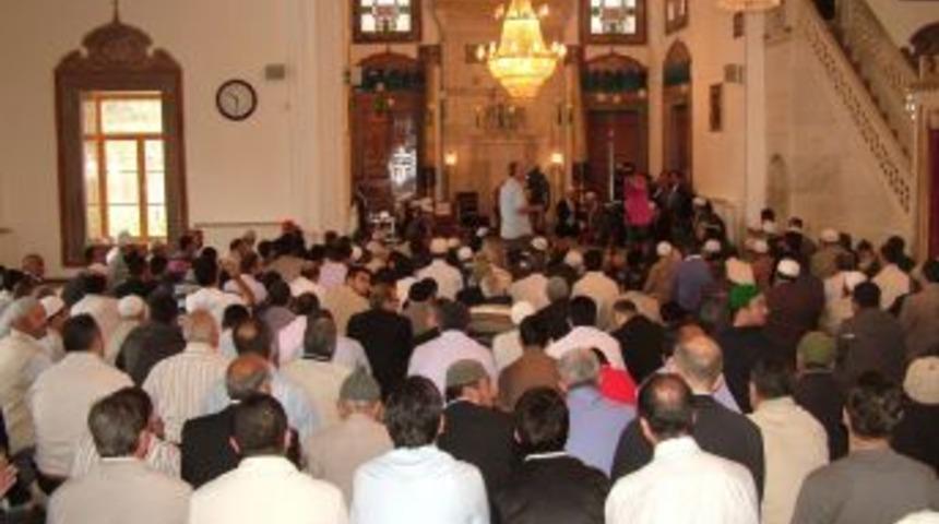 Din görevlileri icazet aldı