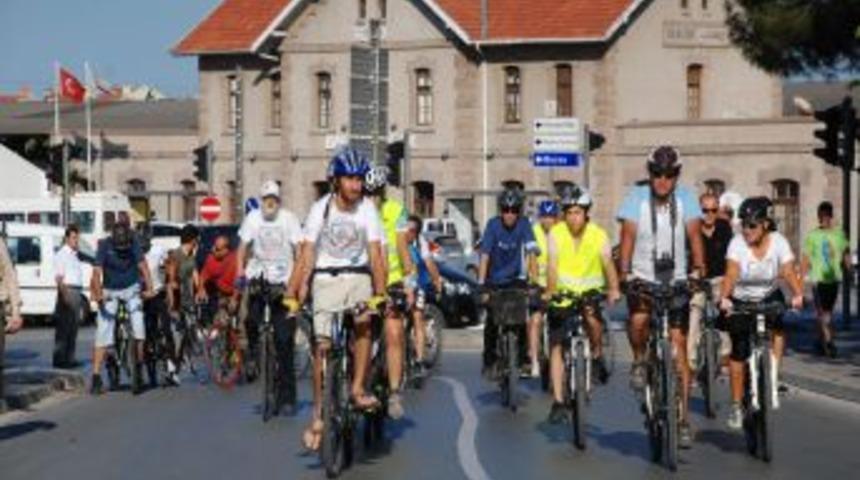 G&ouml;rme engelliler bisiklet turuyla belgesel film &ccedil;ekecek