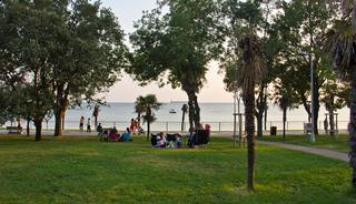 İstanbul'un en g&uuml;zel sahili a&ccedil;ıklandı: Ne Bebek ne Moda ne de Cadde!