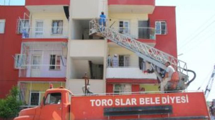 Toroslar&rsquo;da binaların dış cepheleri &uuml;cretsiz boyanıyor