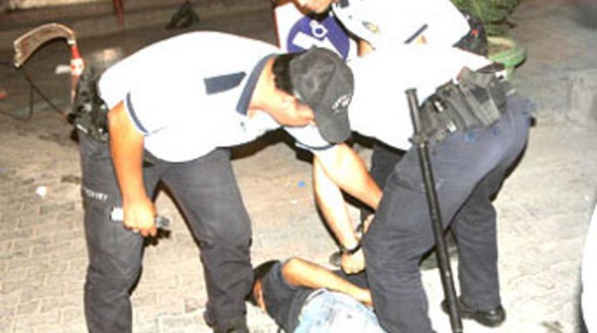 Kavga edip polise direndiler