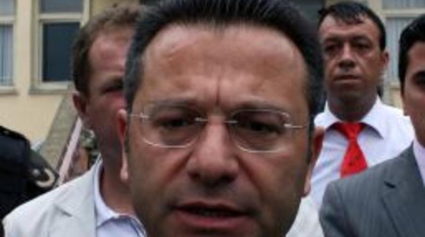 Vali Aksoy: Ka&ccedil;an ter&ouml;ristlerin yakalanması i&ccedil;in operasyonlar s&uuml;r&uuml;yor