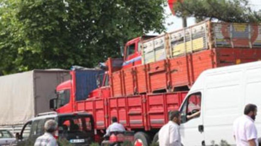 Karayolunda ilgin&ccedil; g&ouml;r&uuml;nt&uuml;