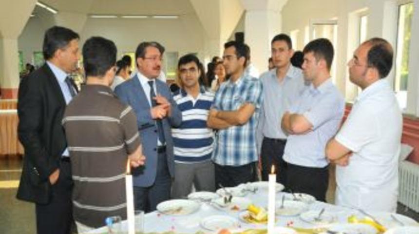 Erciyes &Uuml;niversitesi&rsquo;nde &lsquo;İnt&ouml;rn Doktor G&uuml;n&uuml;&rsquo; d&uuml;zenlendi