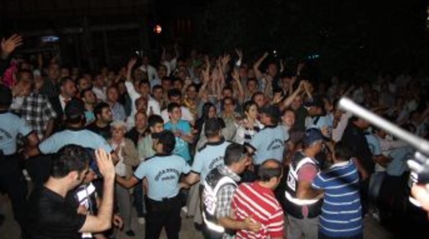 Kızılay tutuklularına aile desteği