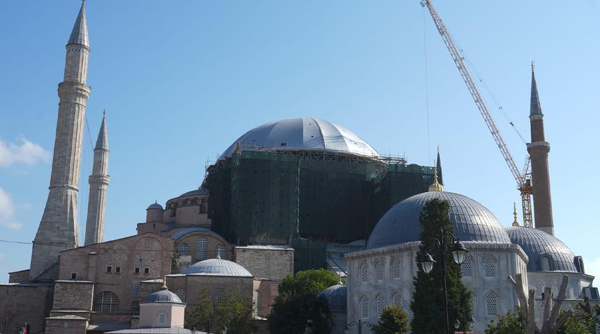 Ayasofya i&ccedil;in yeni adım! Bakan Ersoy duyurdu: &ldquo;Her adımı bilimsel hassasiyetle atıyoruz&rdquo;
