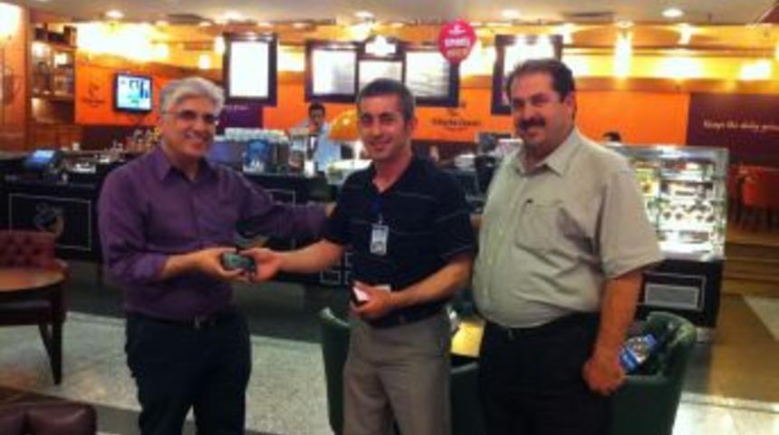 Takside unutulan iPhone, GPS ile ABD'li sahibine teslim edildi (&Ouml;zel)