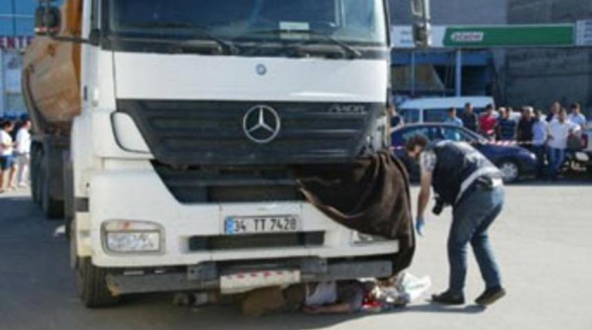 &Uuml;mraniye'de kamyon dehşeti