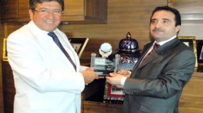 Kimse Yok Mu Derneği&rsquo;nden Boydak Holding&rsquo;e teşekk&uuml;r