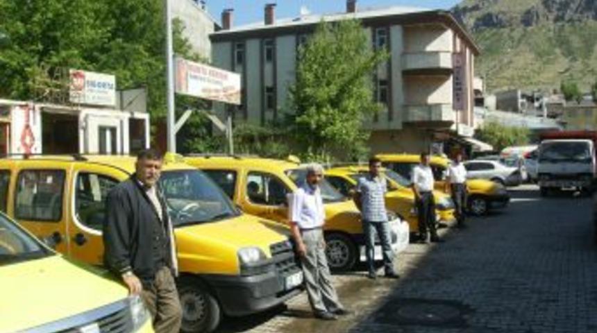 Pasinler'de esnaf korsan taksicilerden muzdarip