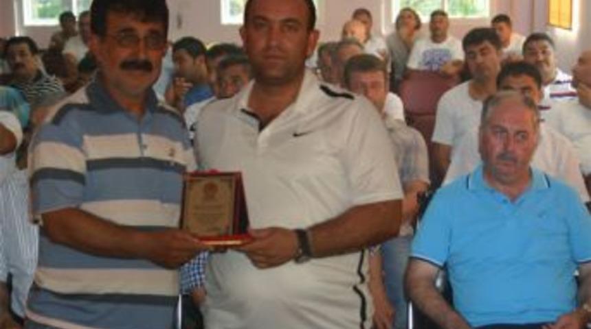 T&Uuml;FAD &lsquo;dan başarılı takımlara plaketler