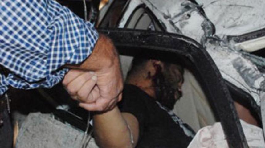 TIR ile otomobil &ccedil;arpıştı; 1 &ouml;l&uuml;