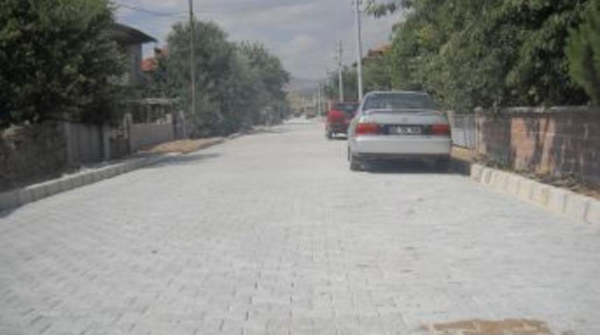 Şuhut'ta yollara 2 bin 850 metrekare parke taşı d&ouml;şendi