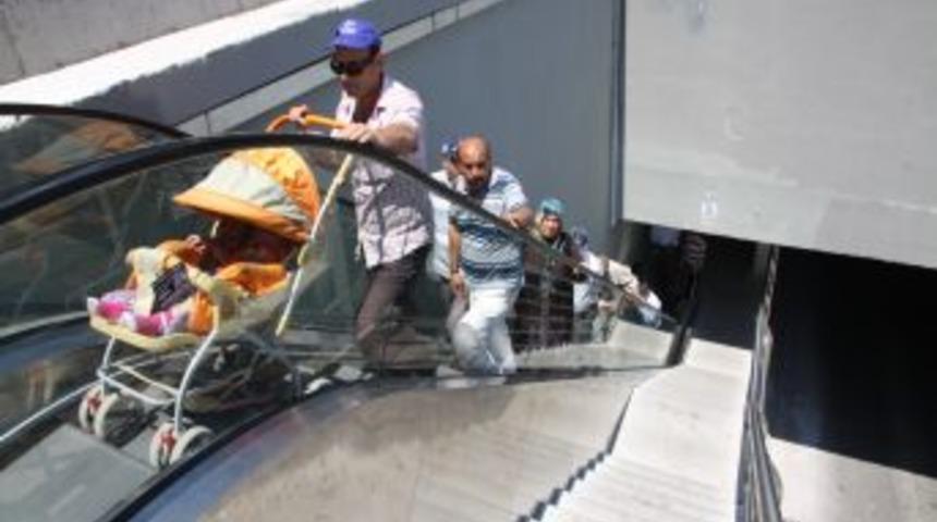 Sincan'da altge&ccedil;ide &ouml;z&uuml;rl&uuml;ler i&ccedil;in y&uuml;r&uuml;yen merdiven yapıldı