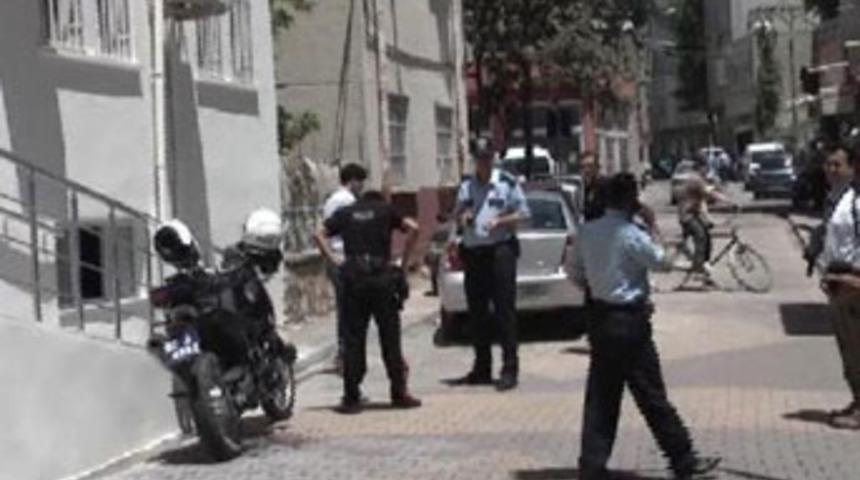 Gözaltındaki sanığa bıçaklı saldırı