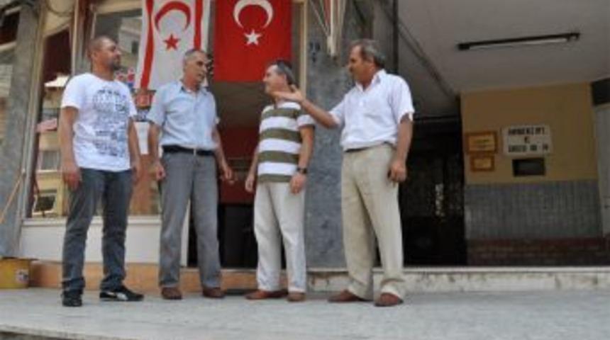 Mersin  esnafı  dertli