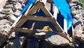 Yeni kaz�lan mezar� ay�dan korumak istedi, bak�n ne yapt�! ??
