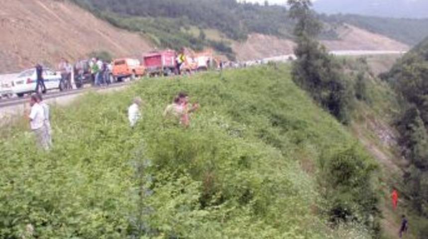 Samsun'da trafik kazası: 1 &ouml;l&uuml;, 5 yaralı