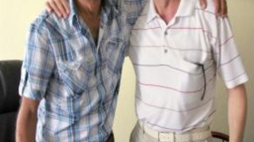 Darbe &ouml;ncesi k&uuml;st&uuml;ler, 34 yıl sonra barıştılar