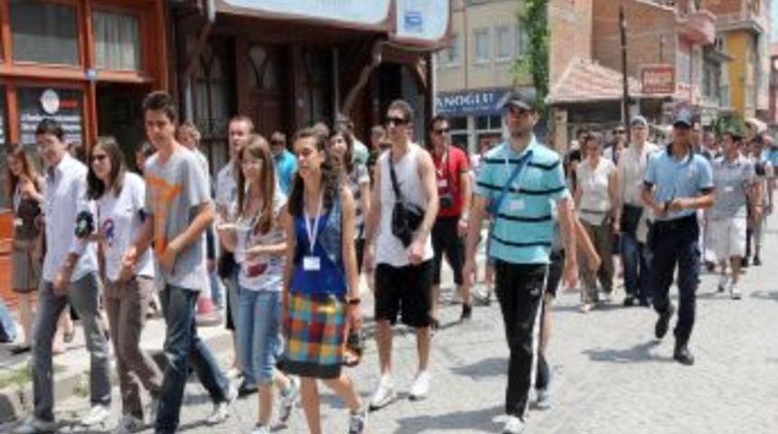 Avrupa'dan gelen T&uuml;rk gen&ccedil;leri, Cumhuriyet'in kazanıldığı toprakları gezdi