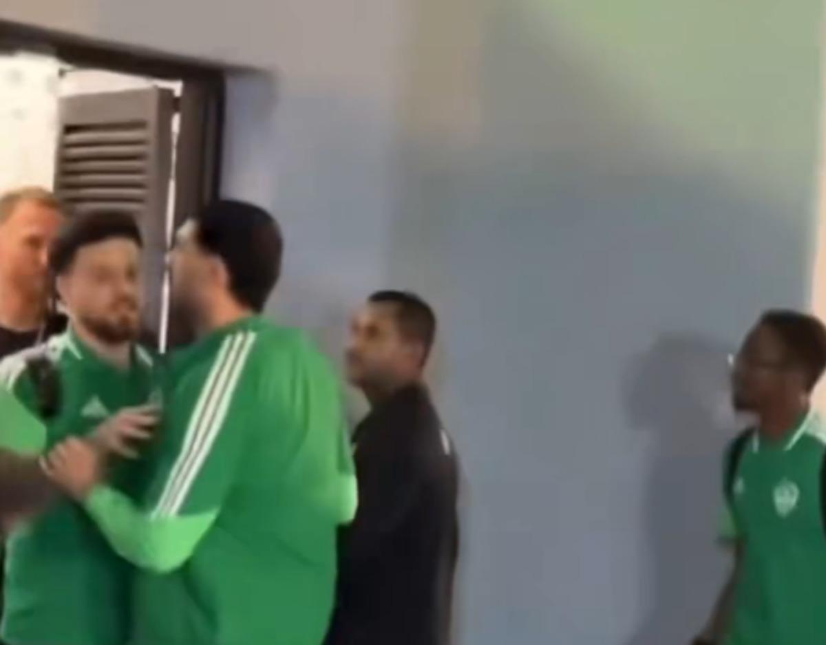 Merih Demiral çılgına döndü! Maçın ardından rakip soyunma odasını bastı 1