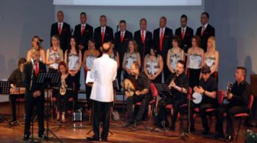 İzmirgaz Sanat M&uuml;ziği korosu ilk konserini verdi