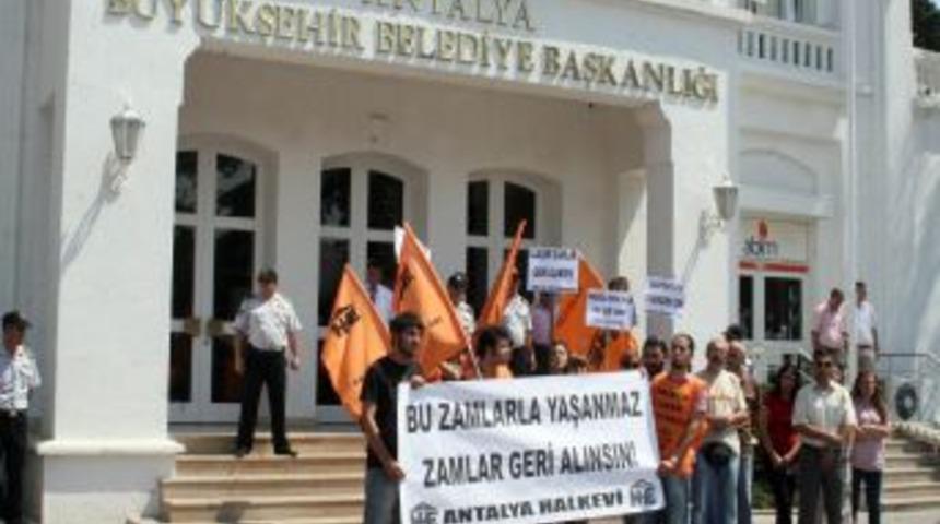 Halkevleri'nden CHP&rsquo;li Akaydın'a zam protestosu