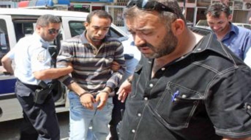 İş yerinden hırsızlık yapan ş&uuml;pheli polisten ka&ccedil;amadı