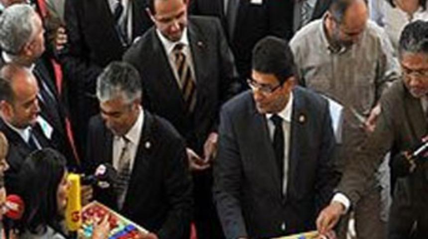 Vekiller kayda eli boş gelmiyor