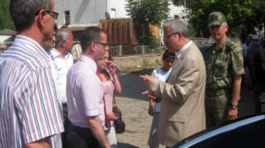 Vali G&uuml;ven&ccedil;er, ka&ccedil;ırılan sağlık teknisyeninin &ccedil;alıştığı hastaneyi ziyaret etti