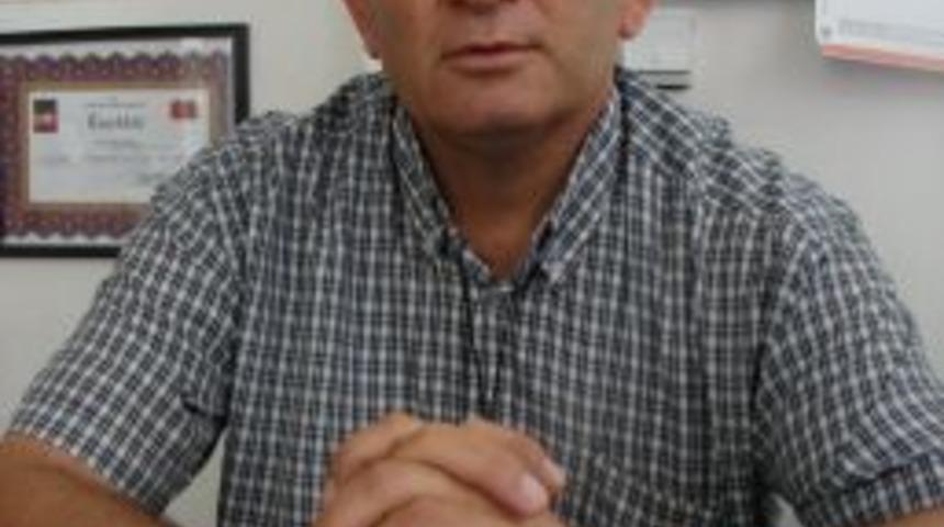 Gazete sahibi Kaş'ı &uuml;lke ve d&uuml;nya g&uuml;ndemine posta yolu ile taşıyor