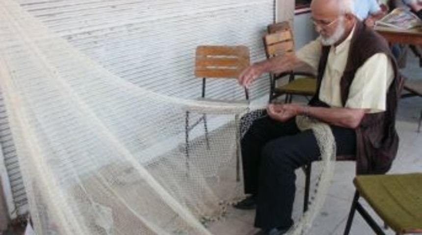 88 yaşında ağ &ouml;r&uuml;yor