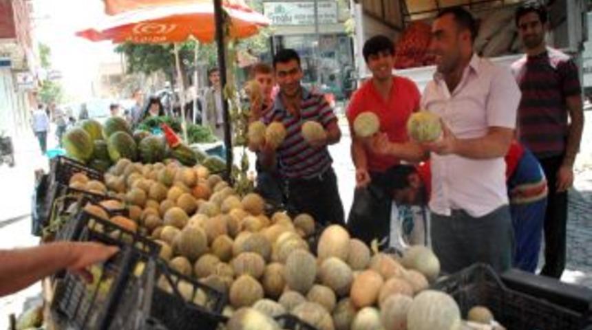 Şımmam Salıho kavunu pazara indi