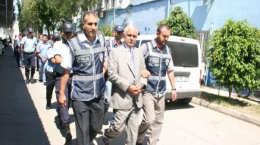 İhale operasyonunda g&ouml;zaltına alınan 16 kişi adliyeye sevkedildi