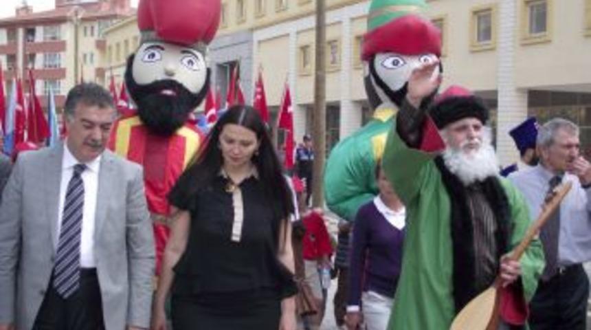 Bayburt Valisi Al: Dede Korkut mazi ile bug&uuml;n arasında bir k&ouml;pr&uuml;d&uuml;r