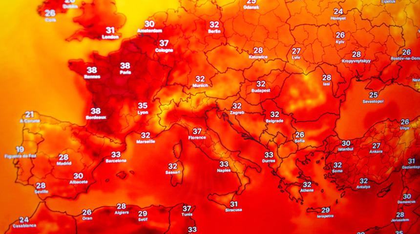 Son 65 yılın en fenası: O &uuml;lke tarihin en sıcak yazını yaşıyor