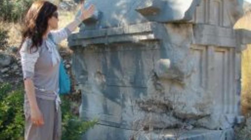 UNESCO korumalı Xanthos'un arkeolojik zenginliği Avrupalı turistleri b&uuml;y&uuml;l&uuml;yor