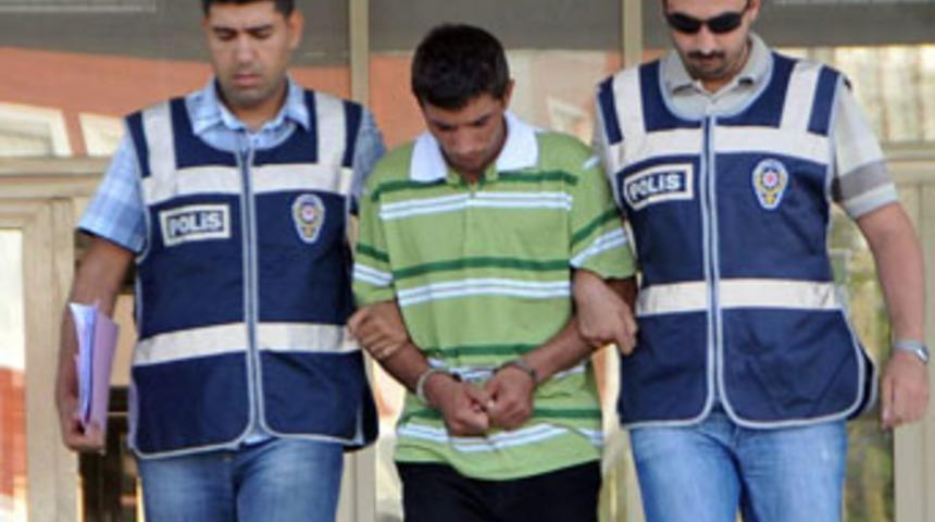 'Deli ne haber' diyen arkadaşını &ouml;ld&uuml;rd&uuml;