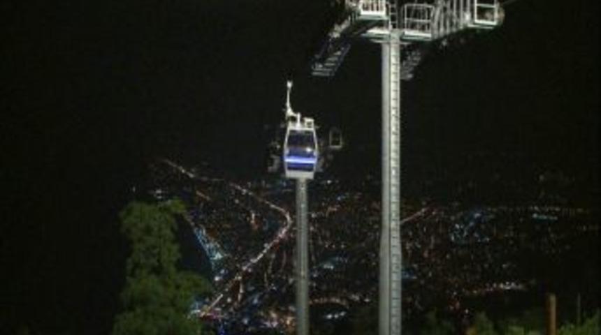 Ordu'da, teleferikle Boztepe seyahati gece de ilgi g&ouml;r&uuml;yor