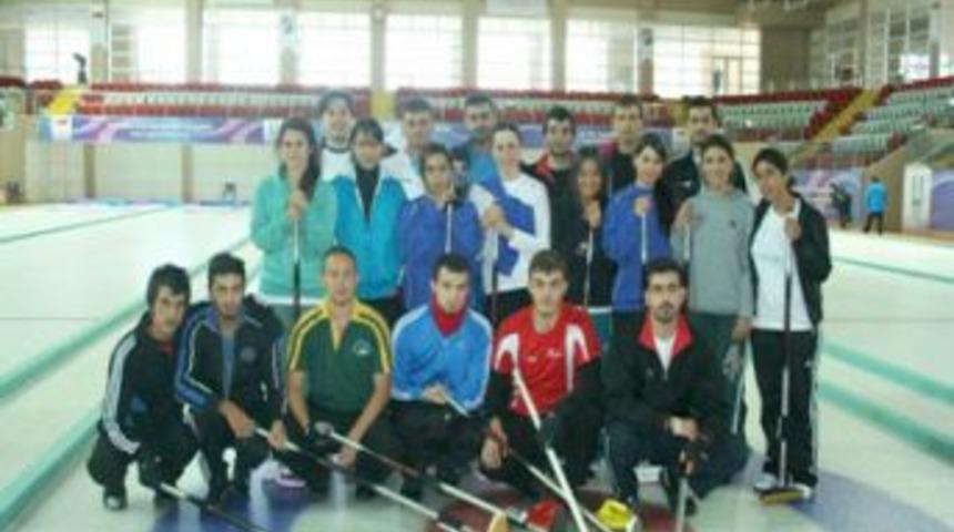 Curling T&uuml;rk Milli Takımları Erzurum'da kampa girdi