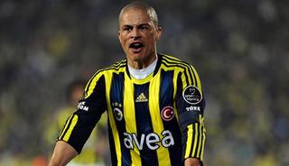 Alex De Souza'dan itiraf! "Ayrılmasına &uuml;z&uuml;ld&uuml;m"